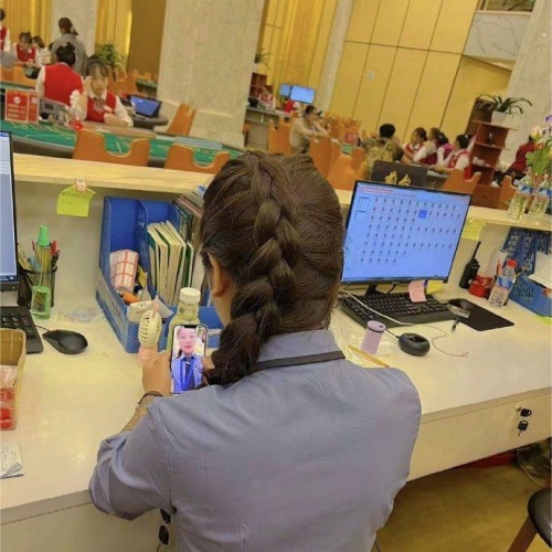 腾龙酒店客房